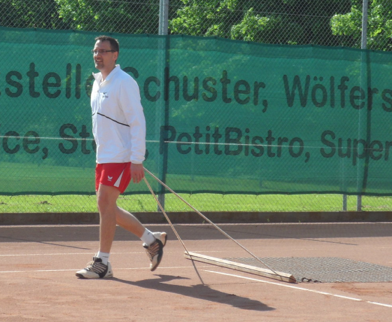 Claudius Brandt Claudius Brandt nach seinem gewonnen Einzel gegen den TC Nordenstadt
